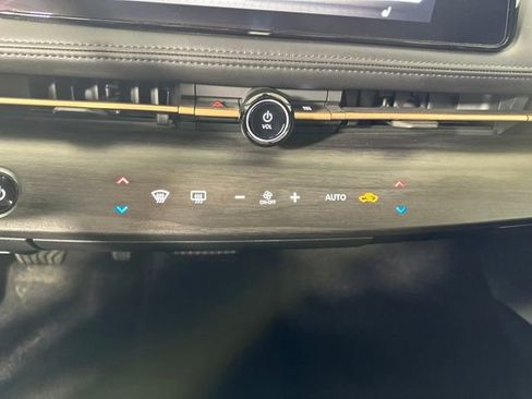 Used 2023 Nissan Ariya AWD image 23