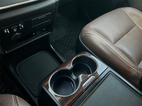 Used 2018 Toyota Sienna Limited image 34