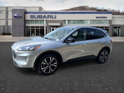 Used 2022 Ford Escape SE w/ SE Sport Appearance Package