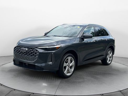 Certified 2025 Audi Q5 Premium Plus AWD/4WD image 3