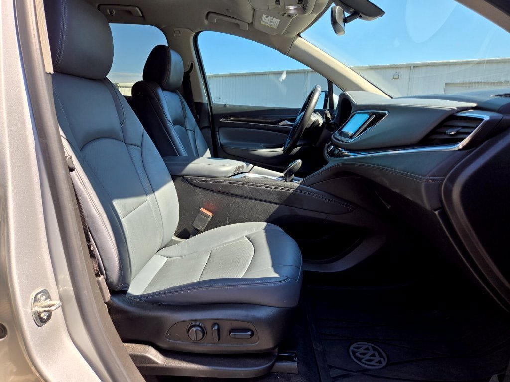 Used 2021 Buick Enclave Essence FWD image 21