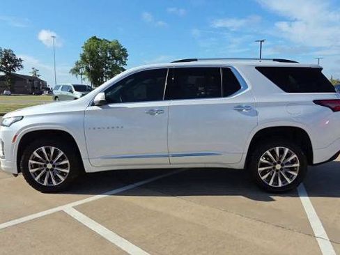 Certified 2023 Chevrolet Traverse Premier FWD image 5