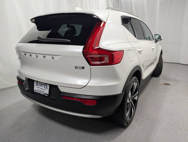 Used 2024 Volvo XC40 B5 Ultimate w/ Protection Package Premier AWD/4WD image 3