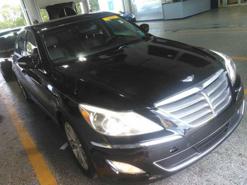 Used 2012 Hyundai Genesis 4.6 RWD image 2