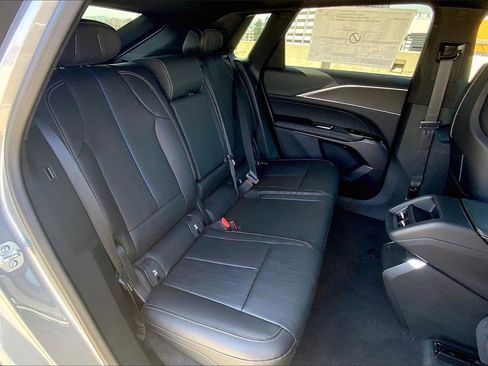 New 2025 Cadillac Lyriq Luxury image 30