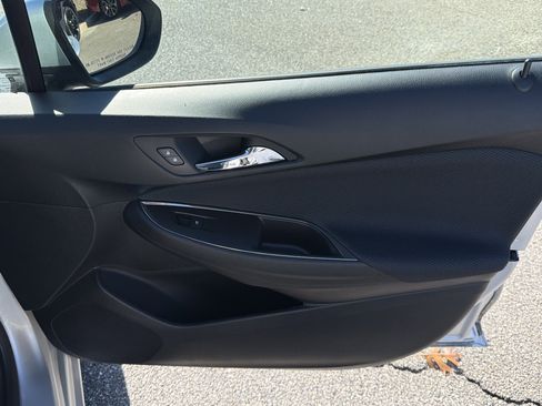 Used 2017 Chevrolet Cruze LS image 21