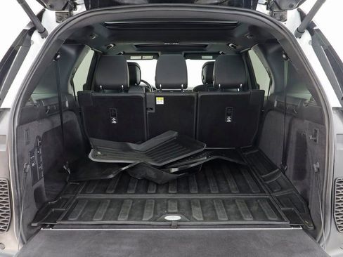 Used 2023 Land Rover Discovery HSE R-Dynamic image 19