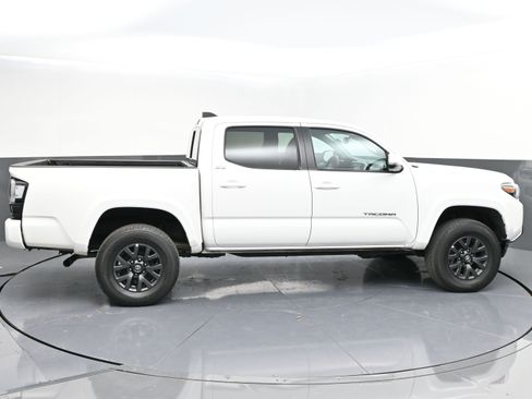 Used 2023 Toyota Tacoma SR5 w/ Technology Package image 8