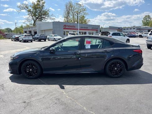 Used 2026 Toyota Camry SE FWD image 27