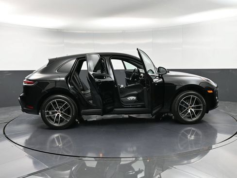 Certified 2026 Porsche Macan AWD/4WD image 35