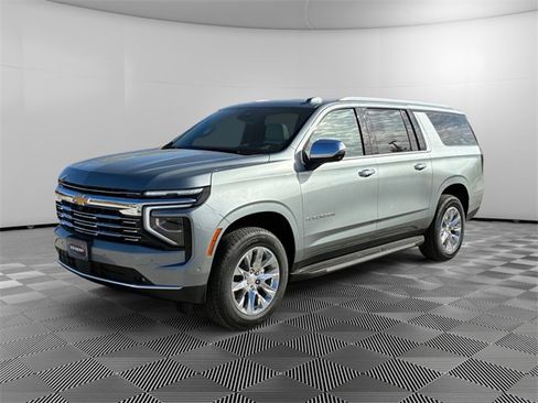 New 2025 Chevrolet Suburban Premier image 7