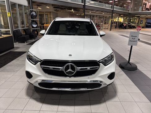 Used 2025 Mercedes-Benz GLC 350e 4MATIC w/ Driver Assistance Package image 2