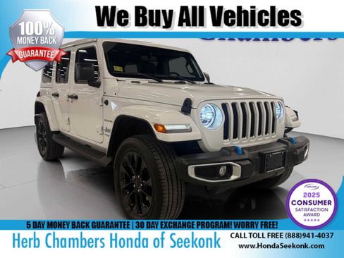 Used 2022 Jeep Wrangler Unlimited Sahara w/ Cold Weather Group AWD/4WD image 1