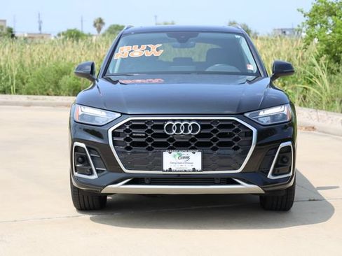 Used 2022 Audi Q5 2.0T Premium Plus w/ Premium Plus Package AWD/4WD image 2