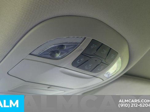 Used 2024 Chrysler Pacifica Touring-L FWD image 15