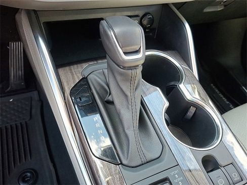 Used 2021 Toyota Highlander Platinum image 13