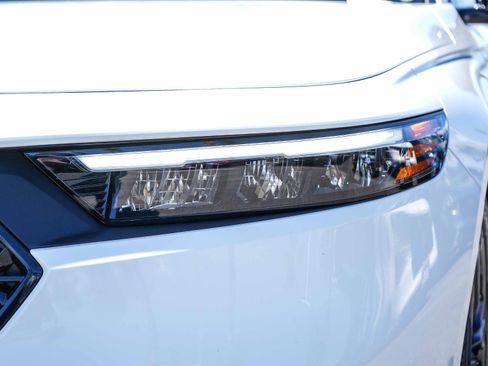 Certified 2025 Honda Accord SE image 4