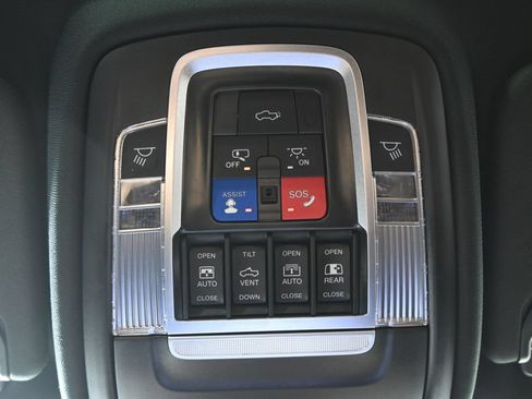 Used 2022 RAM 1500 Limited w/ Body Color Bumper Group AWD/4WD image 34