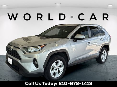 Used 2021 Toyota RAV4 XLE FWD image 15