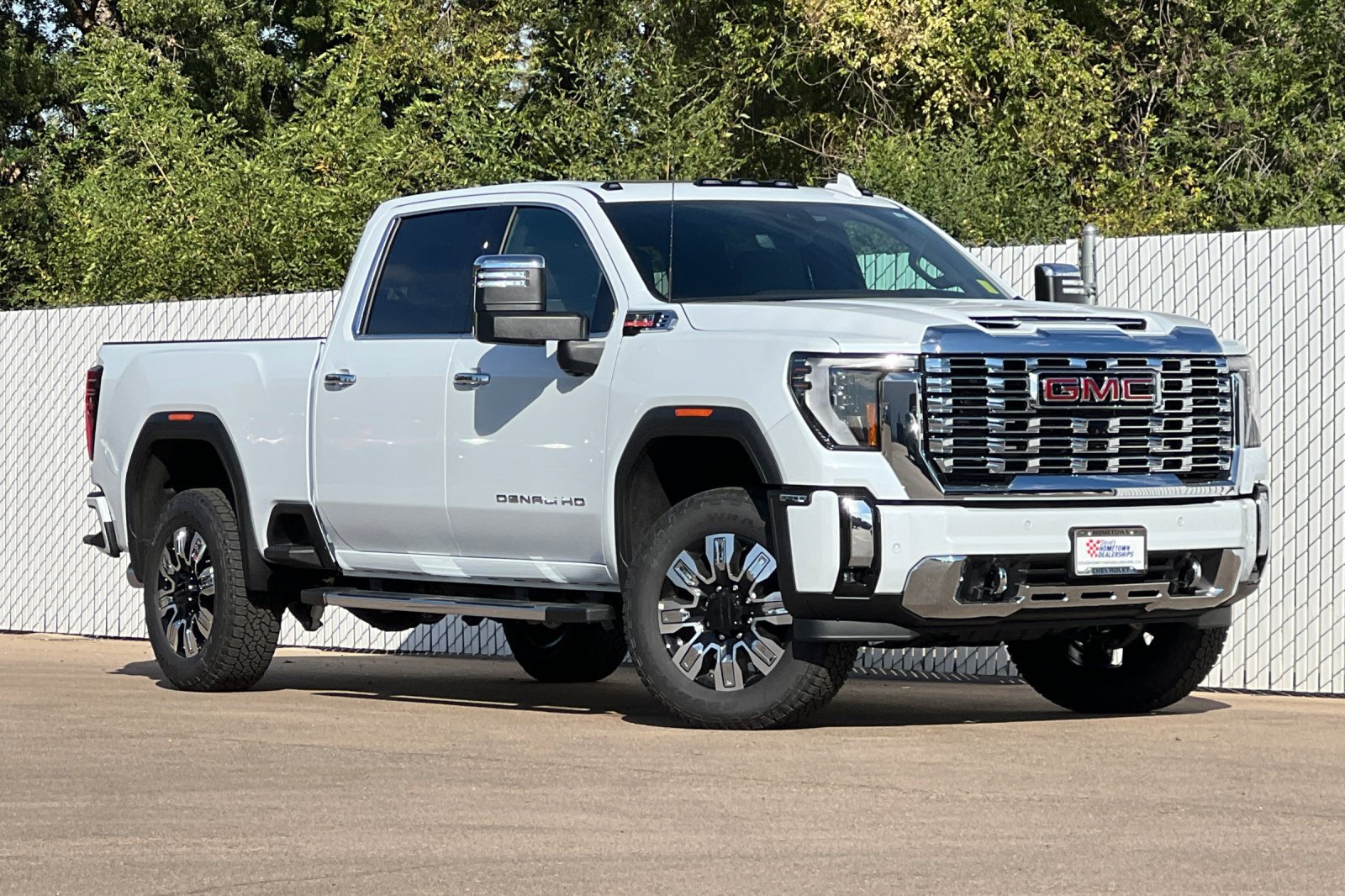 New 2026 GMC Sierra 2500 Denali w/ Technology Package AWD/4WD image 2
