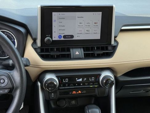 Used 2024 Toyota RAV4 LE image 17