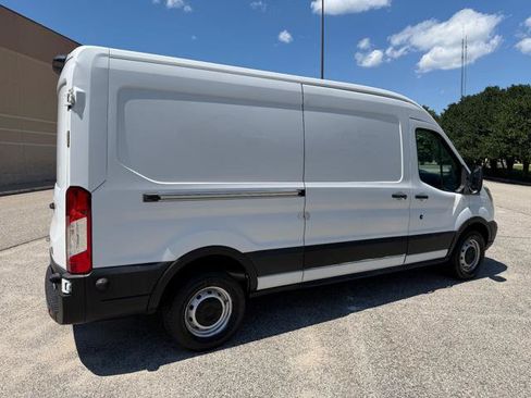 Used 2019 Ford Transit 250 148 Medium Roof RWD image 37
