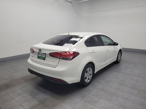 Used 2017 Kia Forte LX FWD image 9