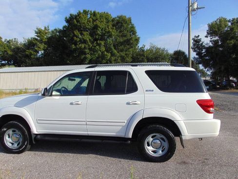 Used 2005 Toyota Sequoia SR5 image 7