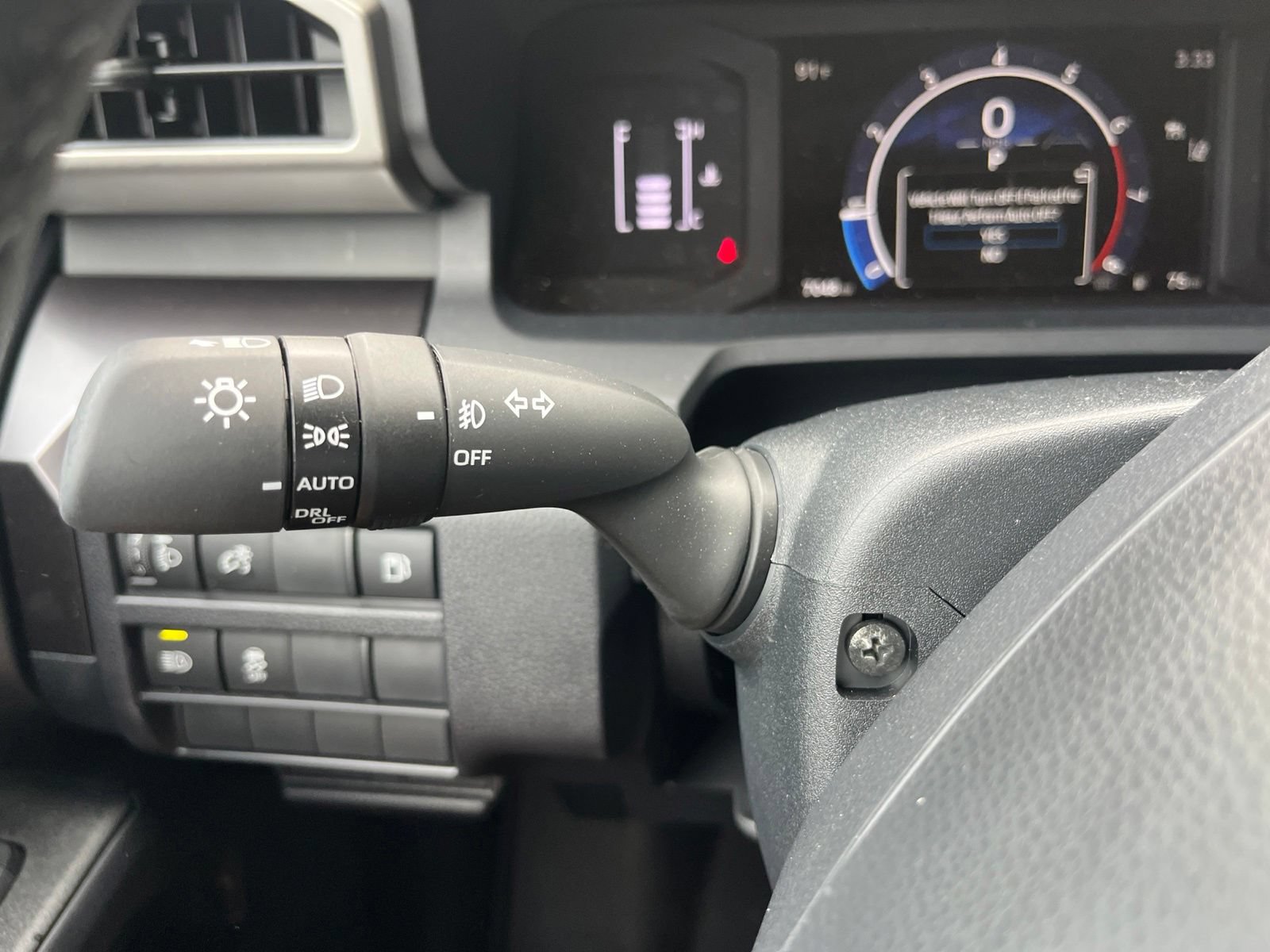 Used 2025 Toyota 4Runner SR5 AWD/4WD image 13
