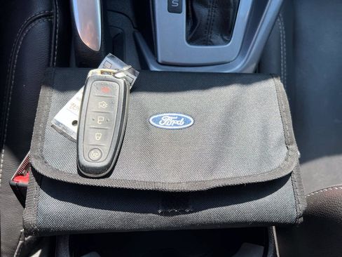 Used 2013 Ford Focus Titanium w/ Titanium Handling Pkg FWD image 22