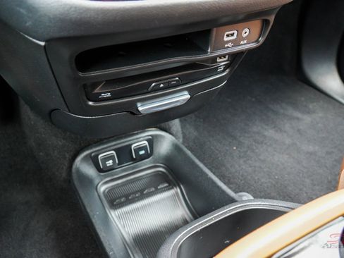 Used 2017 Chrysler Pacifica Limited image 35