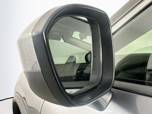 Used 2023 Nissan Rogue SV image 16