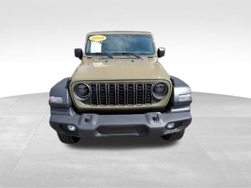 Used 2025 Jeep Wrangler Sport image 6