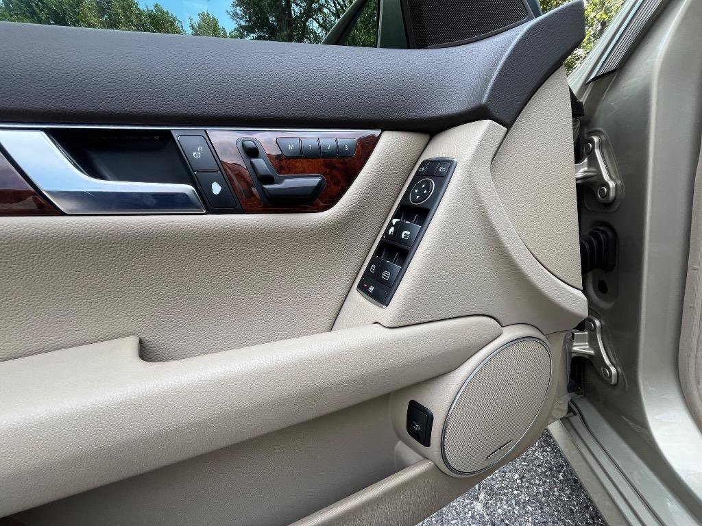 Used 2012 Mercedes-Benz C 300 4MATIC Sedan image 13