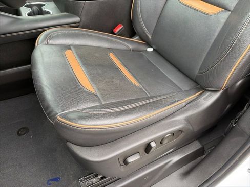 Used 2023 GMC Yukon XL AT4 w/ Technology Package image 23