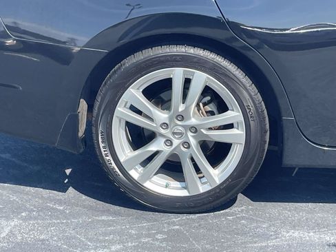 Used 2016 Nissan Altima 3.5 SL w/ 3.5 Technology Package FWD image 9