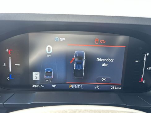 Certified 2025 Ford Maverick Lariat w/ 4K Tow Package AWD/4WD image 37