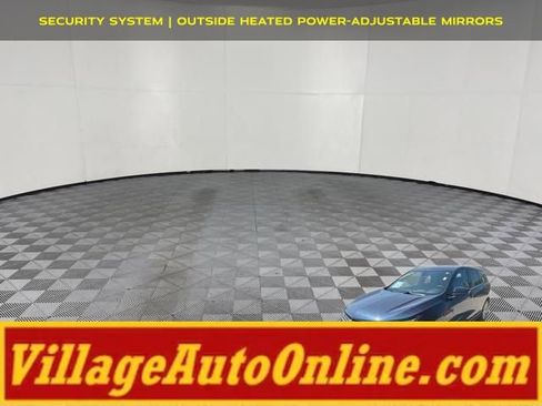 Used 2018 Chevrolet Equinox LT AWD/4WD image 16