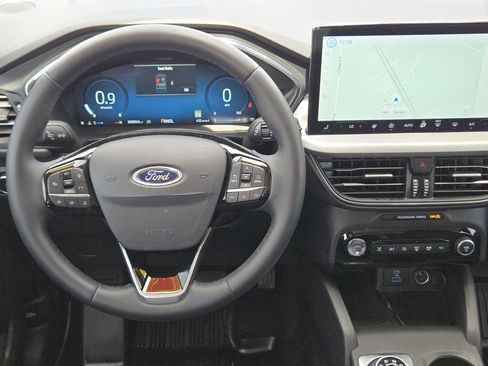 Certified 2023 Ford Escape Platinum AWD/4WD image 25
