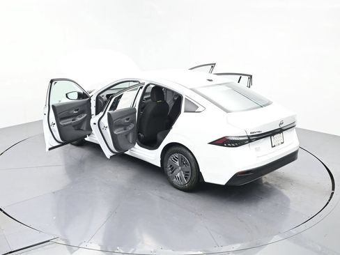 New 2027 Nissan Sentra S w/ Floor Mat Package FWD image 23