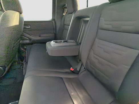 Used 2022 Nissan Frontier PRO-4X w/ Technology Package image 19