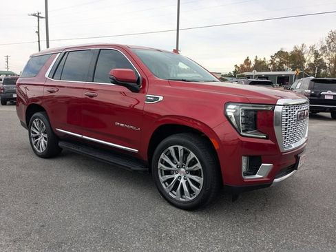 Used 2022 GMC Yukon Denali AWD/4WD image 2
