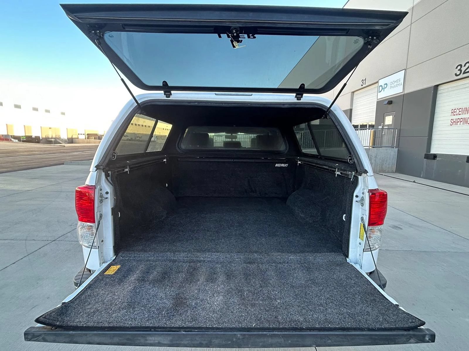 Used 2010 Toyota Tundra 4x4 CrewMax w/ SR5 Pkg image 13