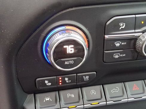Used 2019 Chevrolet Silverado 1500 High Country w/ High Country Premium Package AWD/4WD image 17