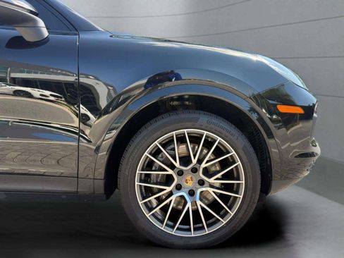 Used 2022 Porsche Cayenne image 6
