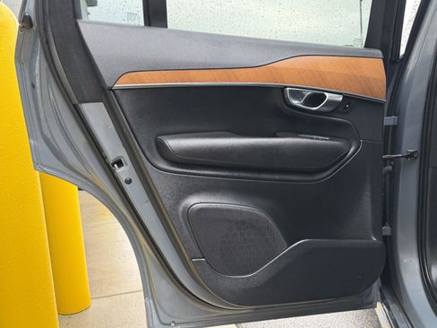 Used 2022 Volvo XC90 T6 Momentum w/ Climate Package image 41