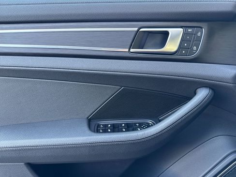 Certified 2022 Porsche Panamera 4 Platinum Edition image 12