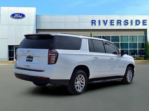 Used 2021 Chevrolet Suburban LS image 6