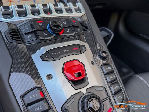 Used 2016 Lamborghini Aventador LP 700-4 image 20