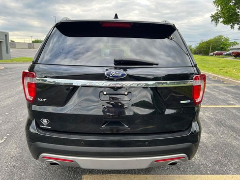 Used 2016 Ford Explorer XLT w/ Equipment Group 202A AWD/4WD image 4